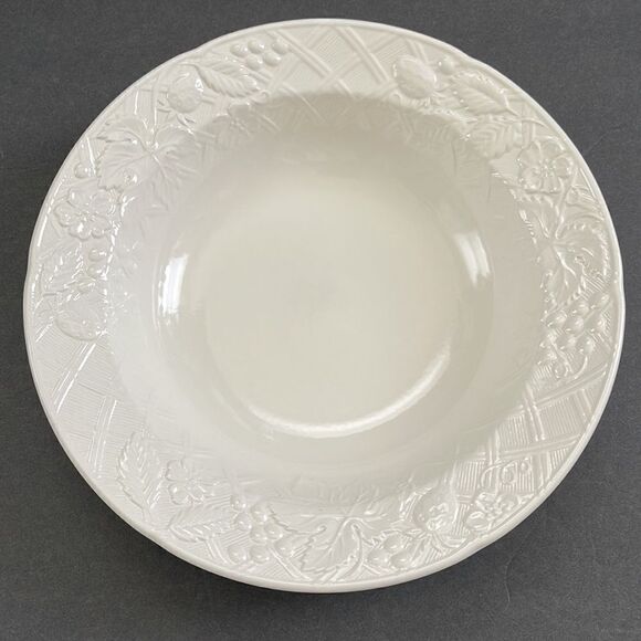 Mikasa English Countryside White 10” Round Vegetable Serving Bowl DISCONTINUED - Picture 2 of 16
